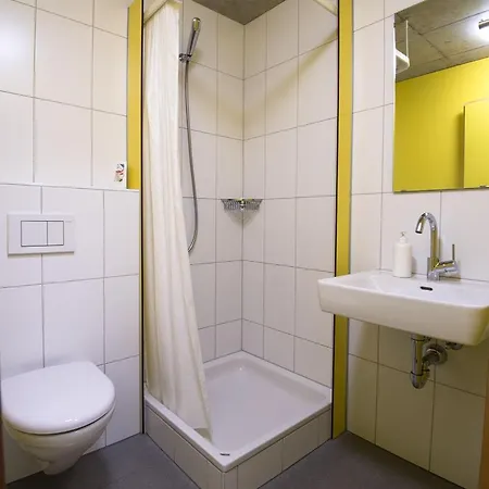 Hostel Backpackers Sonnenhof - *