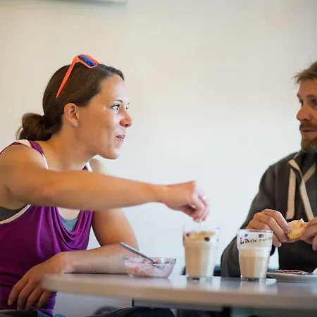 Hostel Backpackers Sonnenhof - *